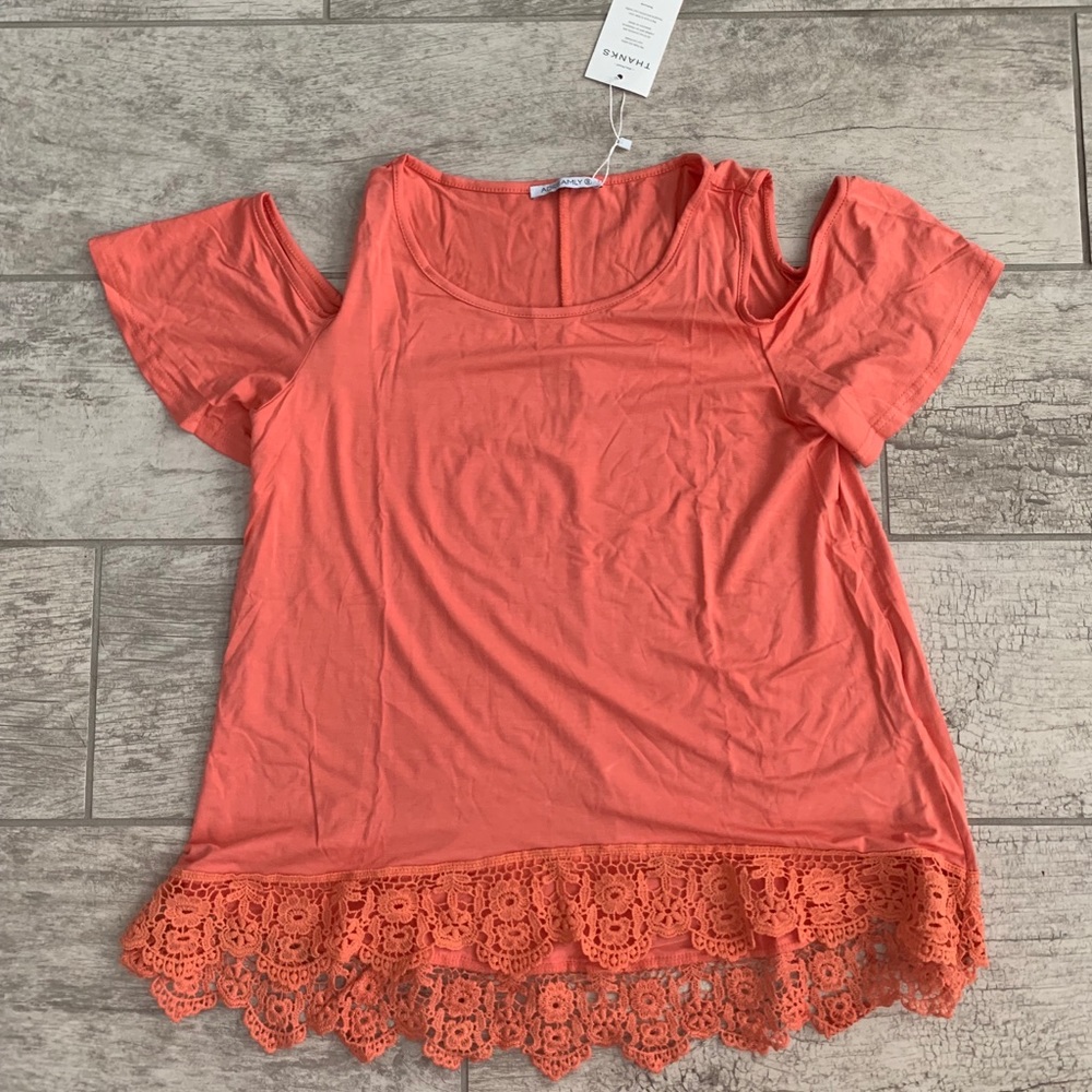 NWT Lace Trim A-Line Cold Shoulder Tunic Top